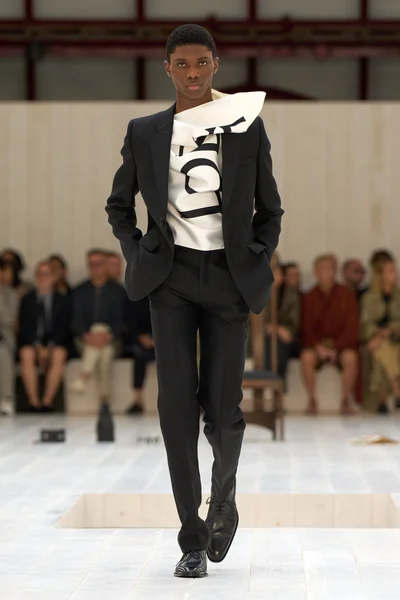 Look 9